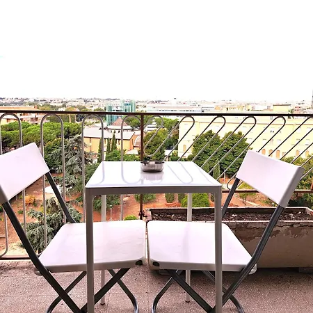 Metro Garbatella Appartement *